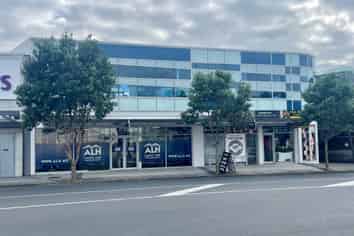 CENTRALLY LOCATED SILVERDALE OFFICE
