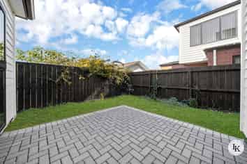 8D Benton Place, Manurewa