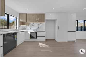 8D Benton Place, Manurewa