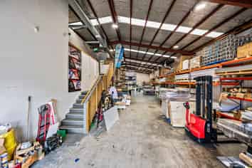 Freehold Opportunity Too Good to Miss!