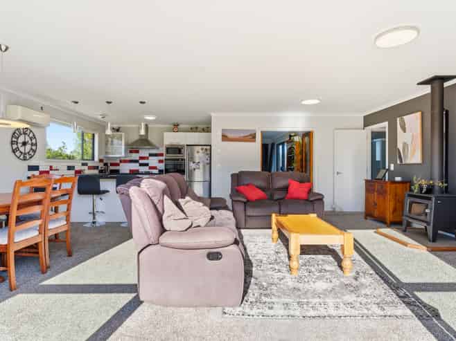 27 Green Island Bush Road, BLACKHEAD
