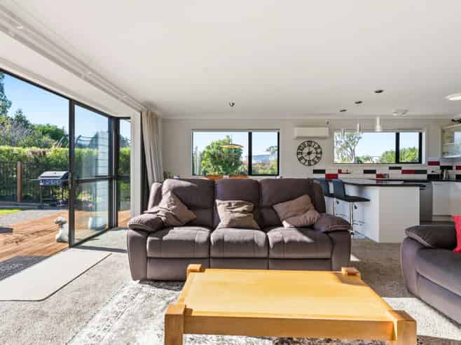 27 Green Island Bush Road, BLACKHEAD
