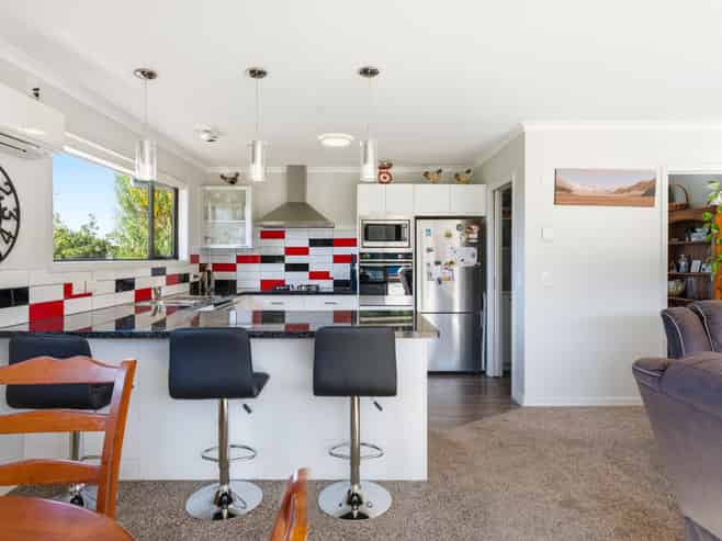 27 Green Island Bush Road, BLACKHEAD