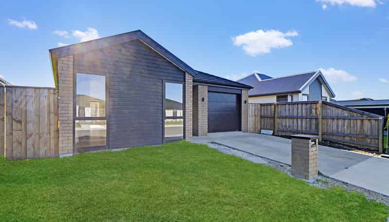 21 Wilkin Road, Woodend
