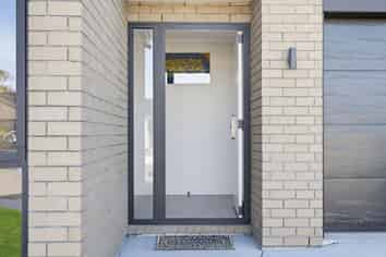 21 Wilkin Road, Woodend