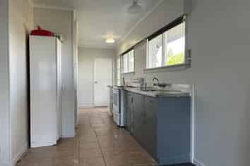 2/342 Waihi Road, Judea