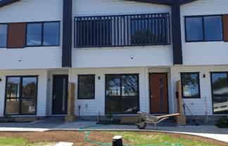 2/2 Dolphin Street, Pakuranga