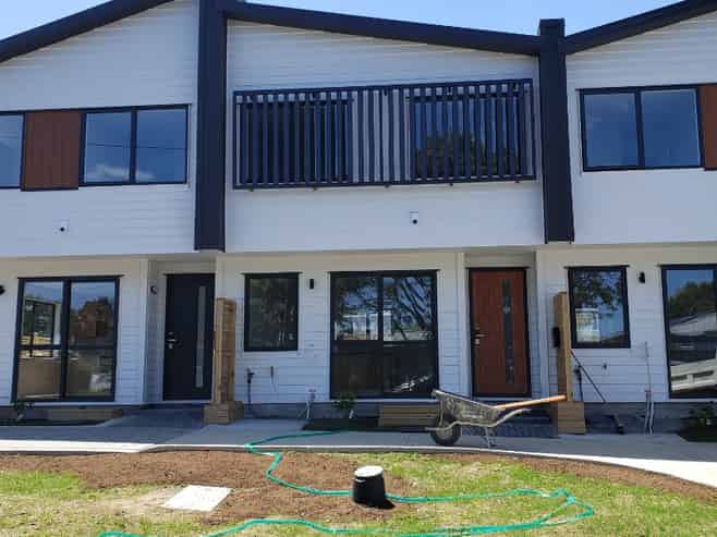 2/2 Dolphin Street, Pakuranga