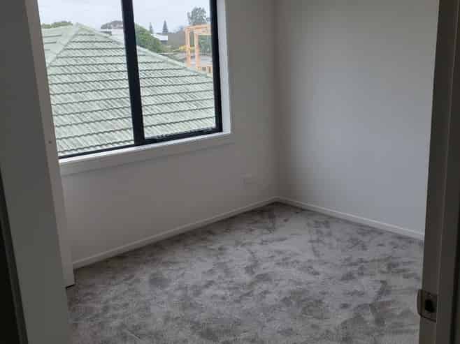 2/2 Dolphin Street, Pakuranga