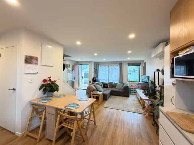 2/2 Dolphin Street, Pakuranga