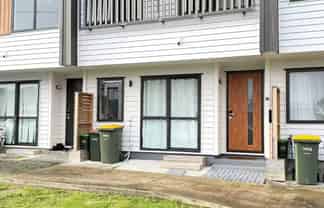 2/2 Dolphin Street, Pakuranga