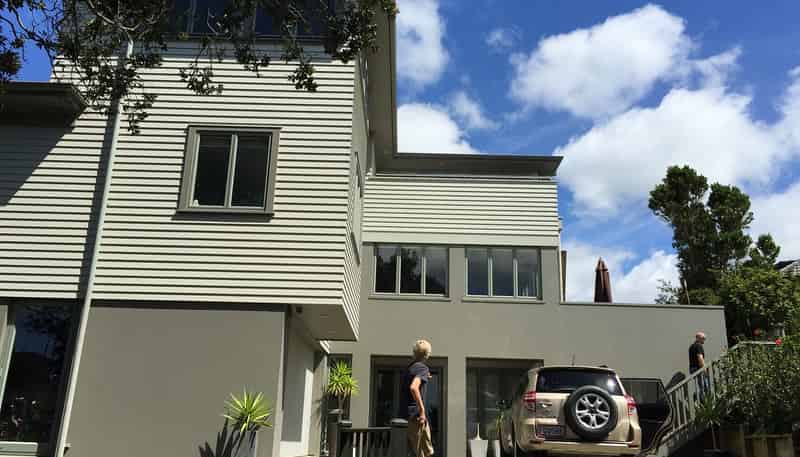 60 Beach Road, Castor Bay