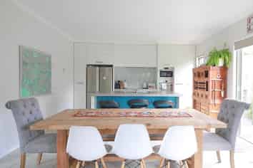 60 Beach Road, Castor Bay