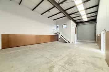Versatile Manukau Unit | 291 m2