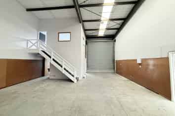Versatile Manukau Unit | 291 m2