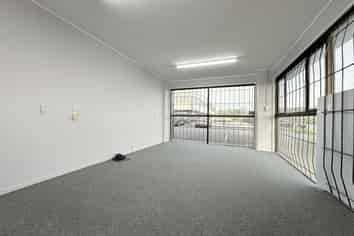 Versatile Manukau Unit | 291 m2
