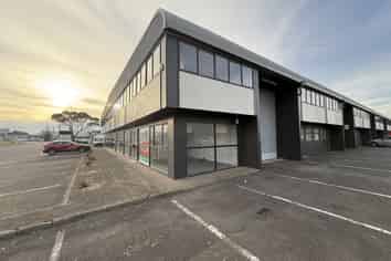 Versatile Manukau Unit | 291 m2