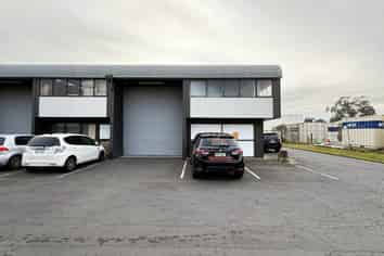 Compact High Stud Warehouse | 137 m2