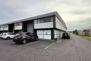 Compact High Stud Warehouse | 137 m2