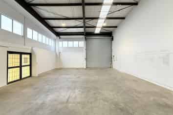 Compact High Stud Warehouse | 137 m2