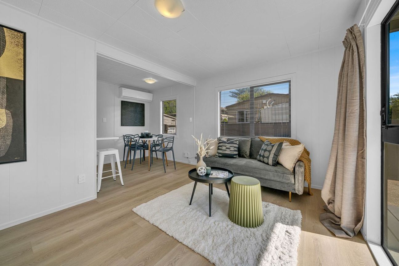Beautifully Renovated 3-Bedroom Gem - Więcej