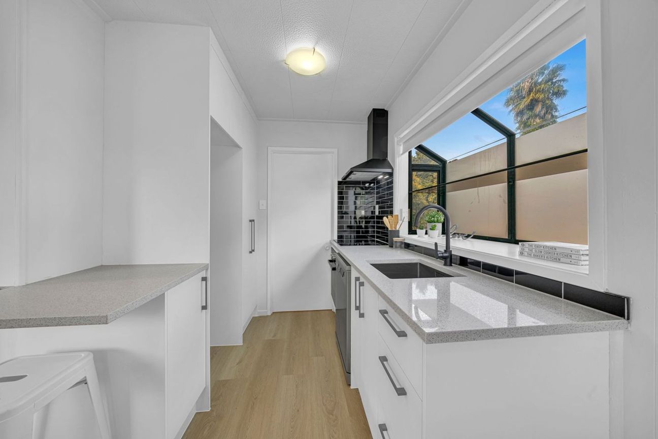 Beautifully Renovated 3-Bedroom Gem - Widok 6