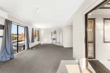 90 Windermere Drive, Poike