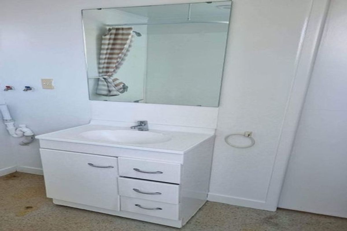 2 Bedroom Available in Otara - Więcej
