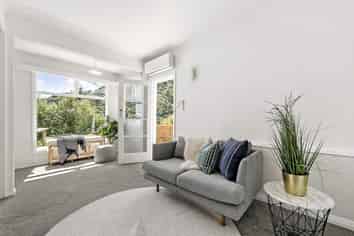 6B Matai Terrace, Eastbourne
