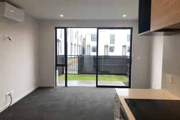 2/24 Percy Street, Phillipstown
