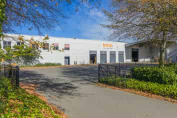 Premium Hornby Industrial – Vacant Possession