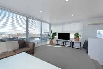 4/220 Jackson Street, Petone