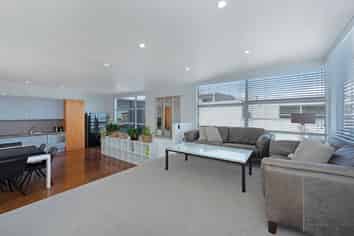 4/220 Jackson Street, Petone