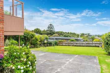 16b Tui Glen Road, Birkenhead