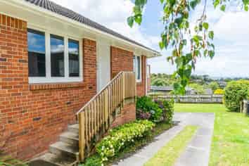 16b Tui Glen Road, Birkenhead