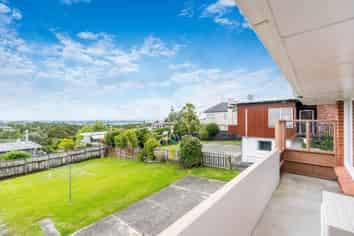 16b Tui Glen Road, Birkenhead