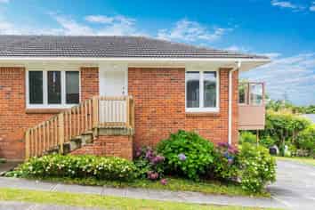 16b Tui Glen Road, Birkenhead