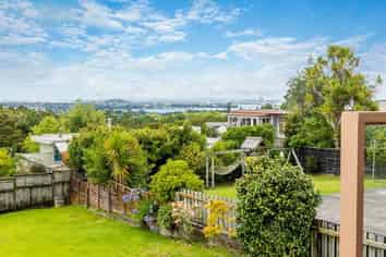 16b Tui Glen Road, Birkenhead