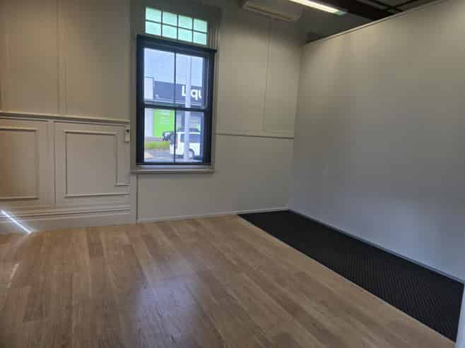 High-profile, large-scale office