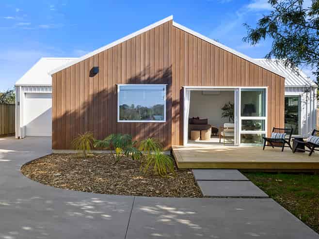 52 Wairau Road, Oakura