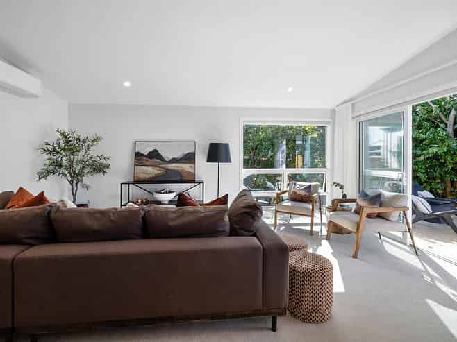 52 Wairau Road, Oakura