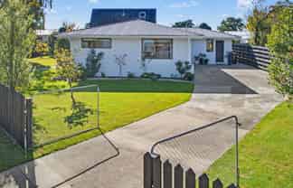 4 Dove Place, Westbrook