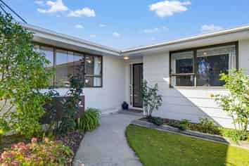 4 Dove Place, Westbrook