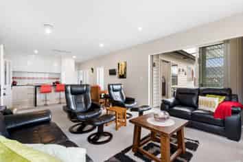 43  Castlederg Drive, Flat Bush