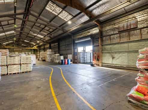 Large Industrial Yard and Warehouse Near Port