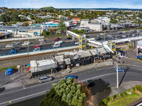 ROBUST INCOME, STRATEGIC LANDHOLDINGS

