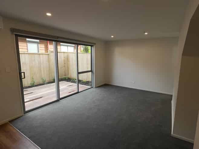 5/43 Churton Crescent , Taita