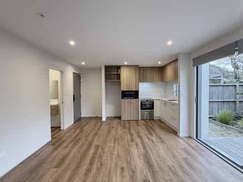 5/43 Churton Crescent , Taita