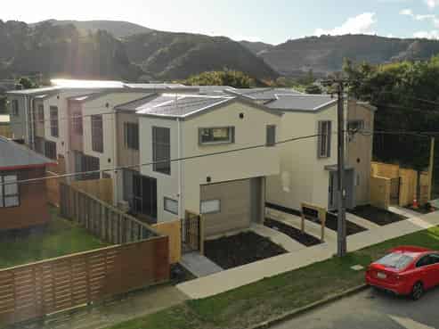 5/43 Churton Crescent , Taita
