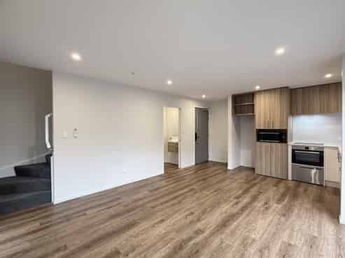 5/43 Churton Crescent , Taita
